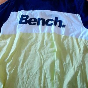 T-shirt Bench